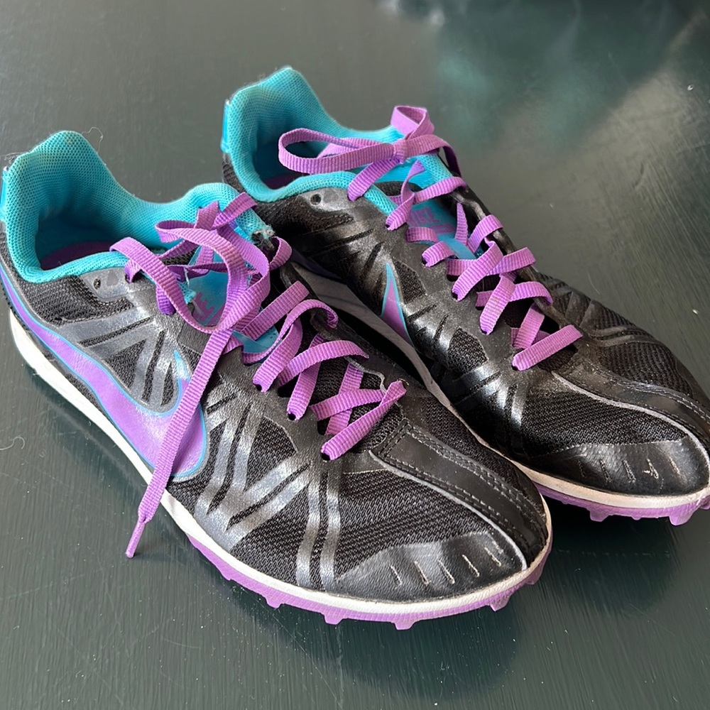 Women’s Nike track shoes. Size 6.5.